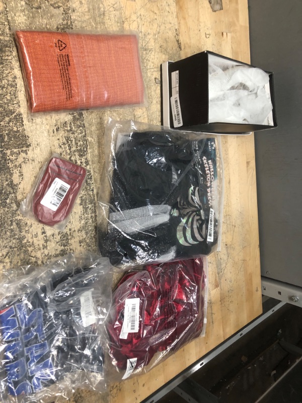 Photo 1 of 6 PIECE ASSORTED CLOTHING BUNDLE