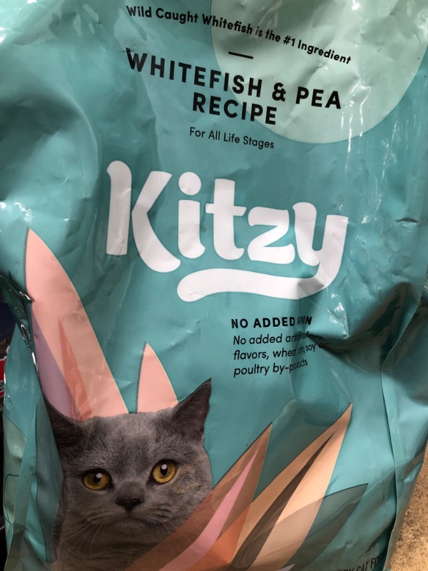 Photo 2 of ***EXP 10/2022*** Amazon Brand - Kitzy Dry Cat Food, No Added Grains (Turkey/Whitefish & Pea Recipe)
