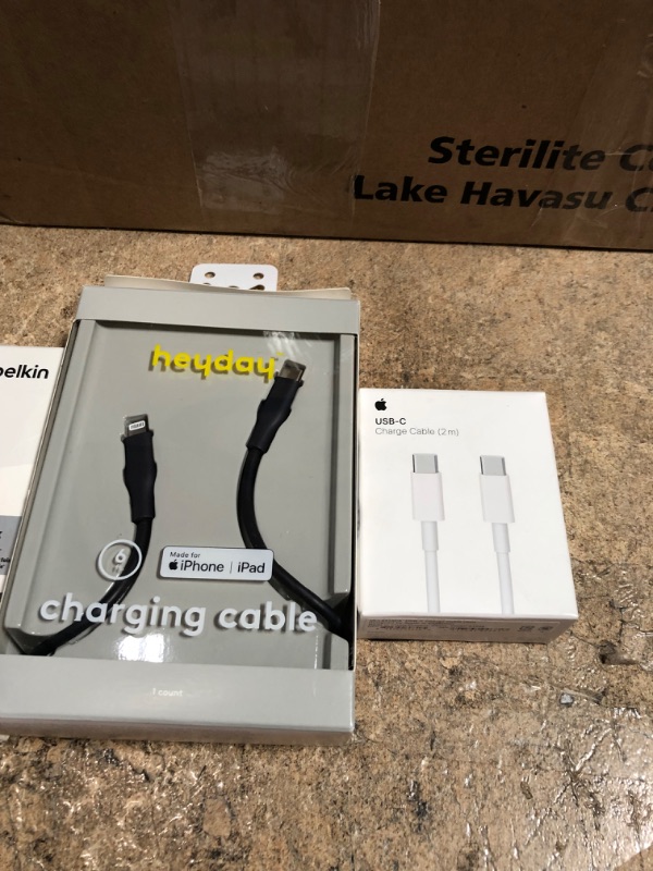 Photo 3 of Charger Bundle 3 Items
Cabo Carregador Apple USB-C 2M Mll82am/a Apple, Belkin BOOST?CHARGE PRO Flex USB Cable 2 M USB 2.0 USB C Black, Heyday iPhone Charging Cable 6ft 