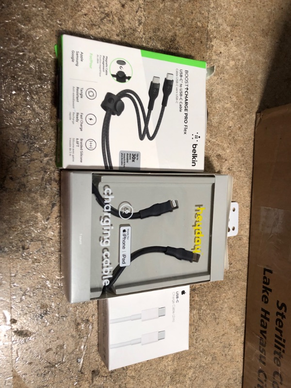 Photo 1 of Charger Bundle 3 Items
Cabo Carregador Apple USB-C 2M Mll82am/a Apple, Belkin BOOST?CHARGE PRO Flex USB Cable 2 M USB 2.0 USB C Black, Heyday iPhone Charging Cable 6ft 