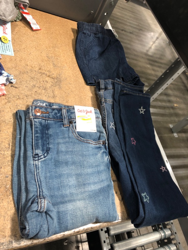 Photo 1 of 3 ITEMS*
CHILDRENS JEANS AND SHORT BUNDLE
SIZE 10, 12