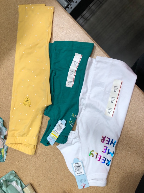 Photo 1 of 2 Item girls bundle
Girls' Capri Leggings - Cat & Jack™ Size M
Girls' Tank Top - Cat & Jack™ Emerald Green Size XS
Girls' 'Love Freely' Short Sleeve Graphic T-Shirt Size XS