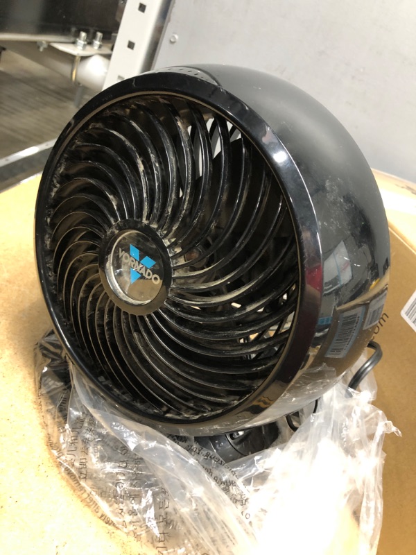 Photo 2 of *parts only*
Vornado 5303 Small Whole Room Air Circulator Fan with Base-Mounted Controls 3 Speed Settings Multi-Directional Airflow Removable Grill for Cleaning
