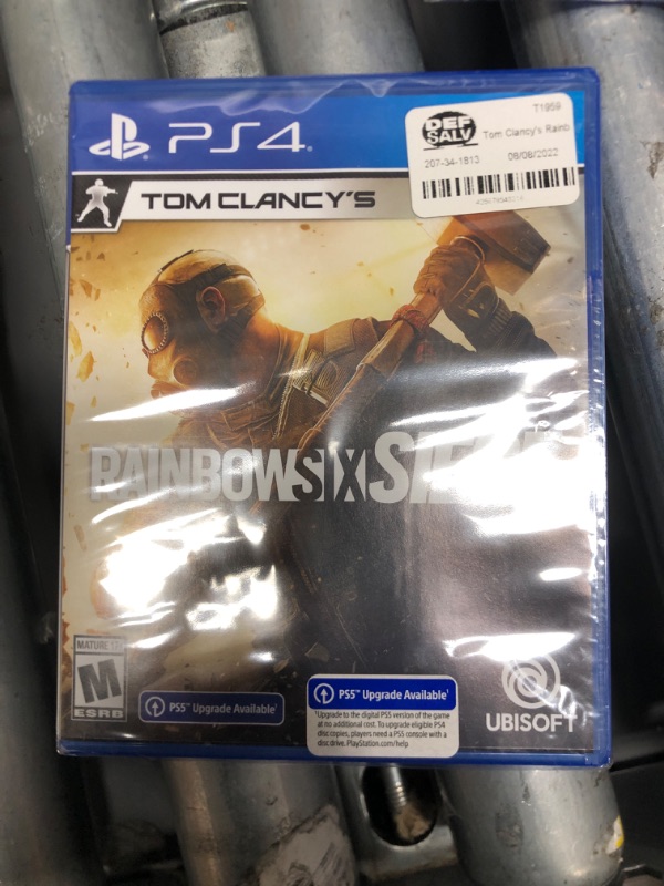 Photo 2 of Tom Clancy's Rainbow Six Siege - PlayStation 4
