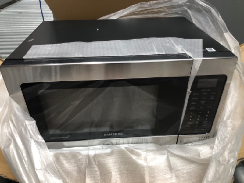 Photo 4 of 1.1 Cu. Ft. Countertop Microwave with Grilling Element