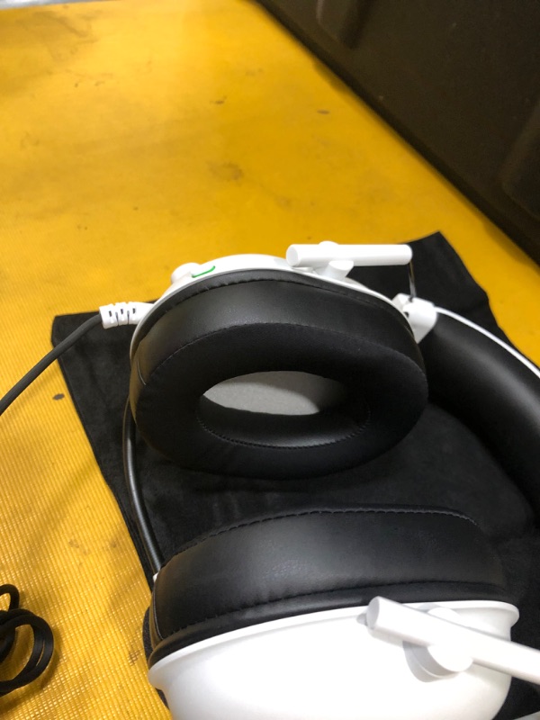 Photo 1 of Razer BlackShark V2 X Gaming Headset: 7.1 Surround Sound White 