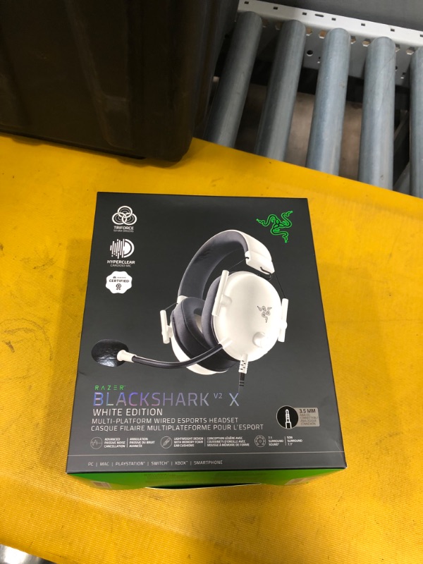 Photo 5 of Razer BlackShark V2 X Gaming Headset: 7.1 Surround Sound White 