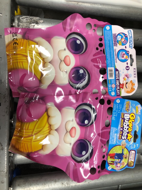 Photo 1 of Bubble Wow Glove A Bubbles by ZURU, 2 pack
