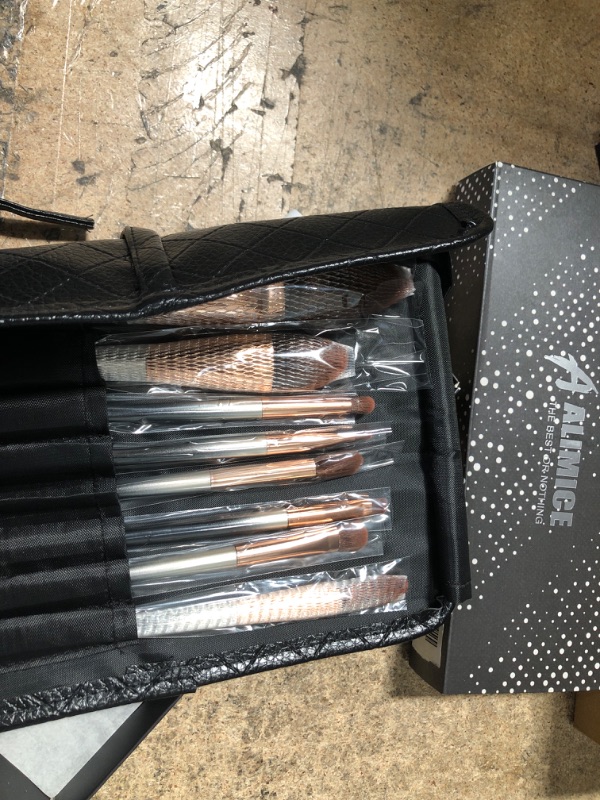 Photo 2 of ALIMICE Makeup Brush Set