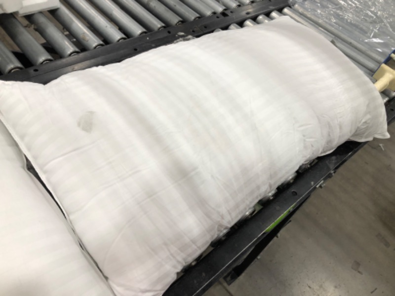 Photo 5 of **needs cleaning**
Beckham Luxury Linens Beckham Hotel Collection Gel Pillow (2-Pack) - Luxury Plush Gel Pillow - Dust Mite Resistant and Hypoallergenic - Standard White