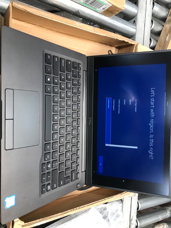 Photo 6 of Dell Latitude 7400 7000 Series 14-inch Core i5-8365U 16GB RAM 256GB PCIe SSD FHD 1080P FPR 