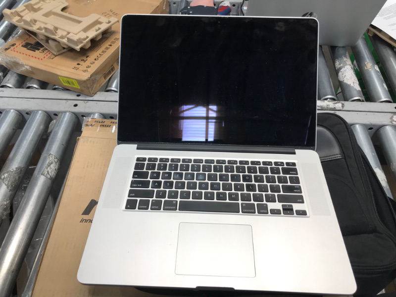 Photo 2 of ***Parts Only*** Apple MacBook Pro with intel I7 (15-inch, 16GB RAM, 256GB SSD)- Silver 