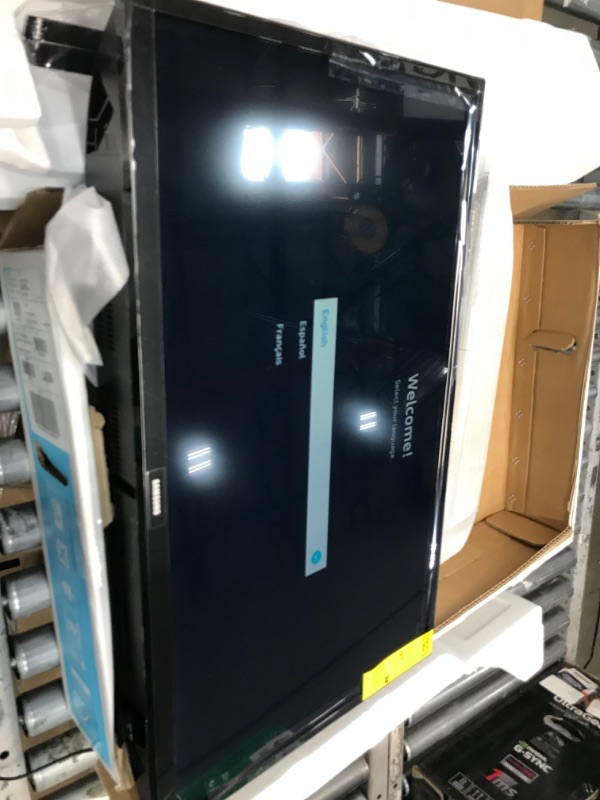 Photo 2 of SAMSUNG 32-inch Class LED Smart FHD TV 1080P (UN32N5300AFXZA, 2018 Model)