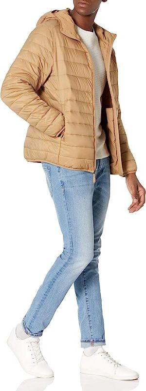 Photo 1 of Amazon Essentials Men's Lightweight Water-Resistant Packable Hooded Puffer Jacket