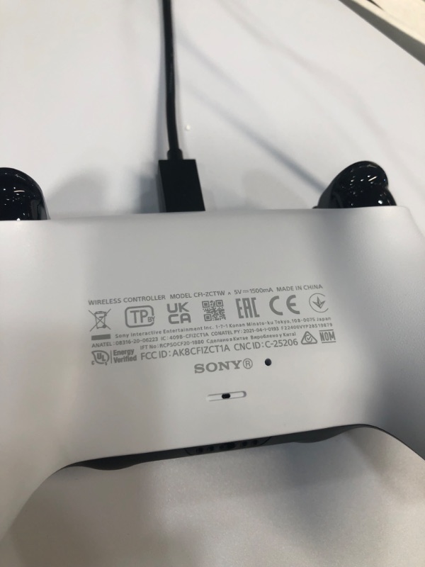 Photo 3 of PlayStation 5 Console CFI-1102A