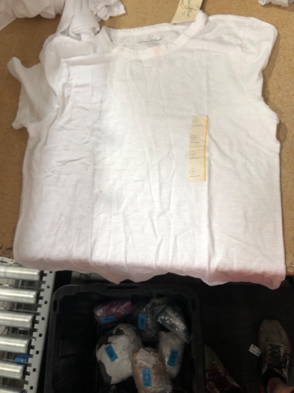 Photo 2 of (3 ITEM BUNDLE) Women's Short Sleeve T-Shirt - Universal Thread SIZE SMALL (DIRTY FROM SHIPPING) + 2 SIZE SMALL HANES WHITE UNDERSHIRTS 