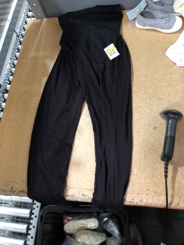 Photo 2 of  Pea in the Pod Women's Sweat Wicking Cooling Maternity Leggings in Black Medium Lord & Taylor SIZE MEDIUM 