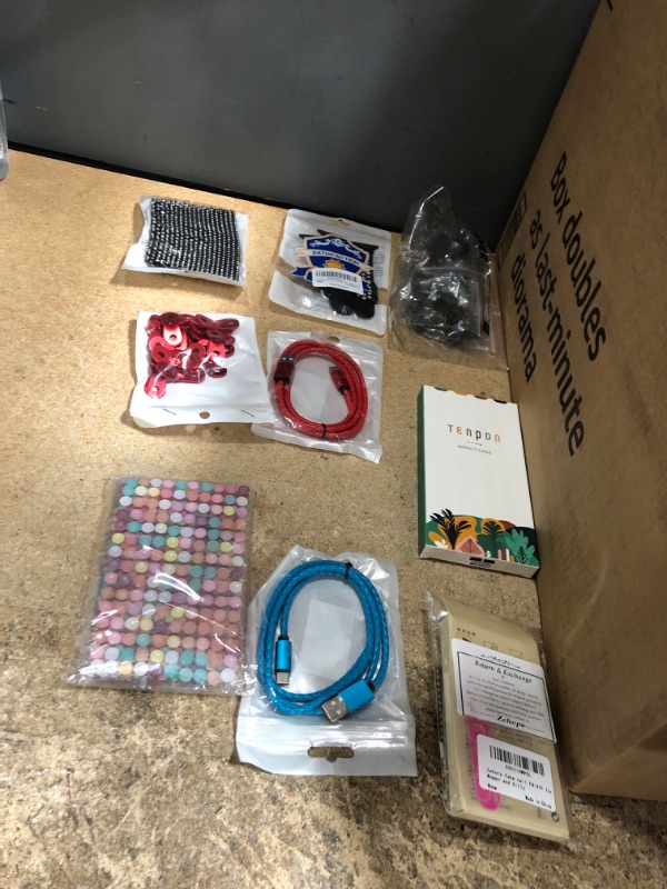 Photo 1 of 9 ITEMS*
MISCELLANEOUS GOODS BUNDLE
