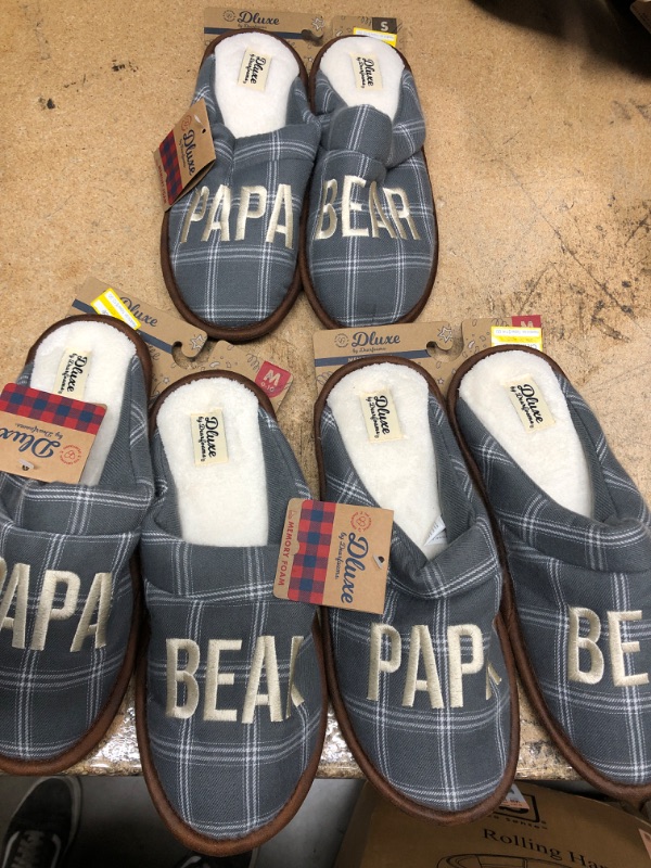 Photo 2 of 3 Pack En's Dluxe by Dearfoas Papa Bear Fathers' Day Slippers -
Size Medium, Small
