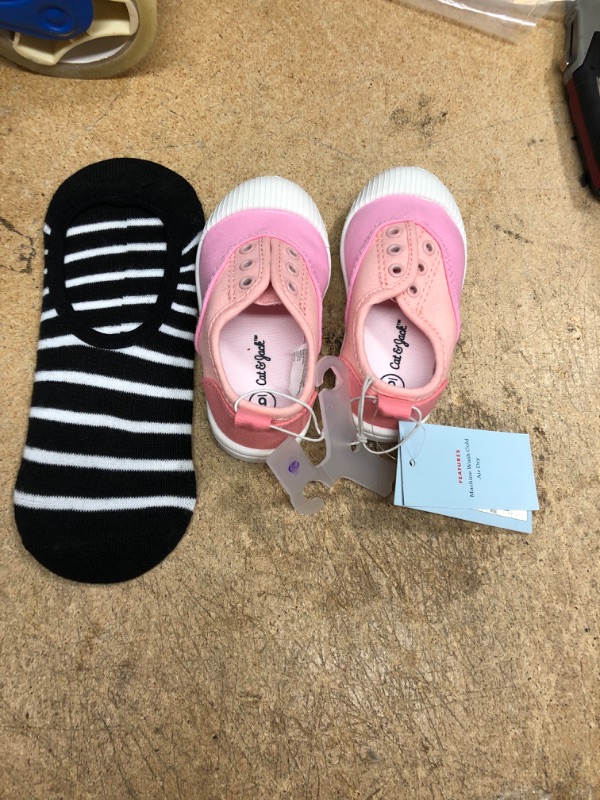 Photo 1 of 2 item bundle 
socks and shoes 
size 6

