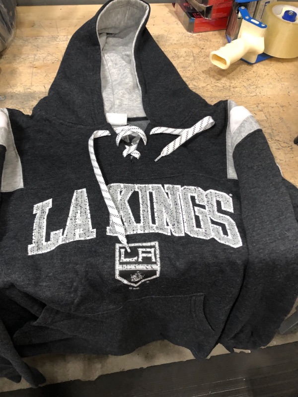 Photo 2 of MEDIUM---NHL Los Angeles Kings Men's Hat Trick Laced Hoodie - M
