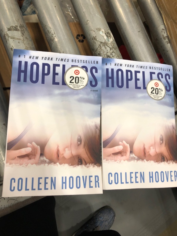 Photo 2 of 2 back - Hopeless - by Colleen Hoover (Paperback)

