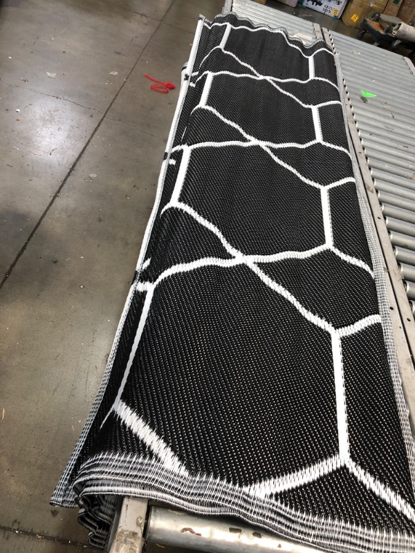 Photo 1 of 8 X 10 FT BLACK AND WHITE OUTDOOR AREA RUG 