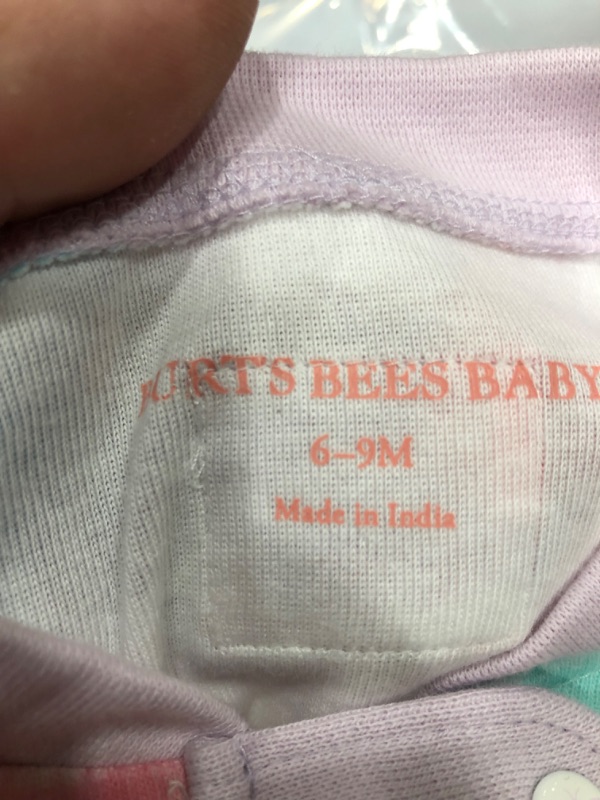 Photo 4 of 3 item bundle 
Burt's Bees Baby® Baby Girls' Tie-Dye Organic Cotton Footed Pajama - Light (x3)
size 
3-6M, 6-9M, 12M