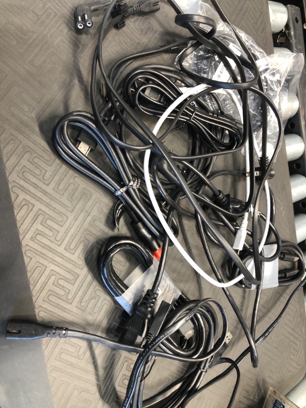 Photo 1 of MIXED BUNDLE OF TV CORDS AND HD CORDS**MIXED TYPES** 10 UNITS