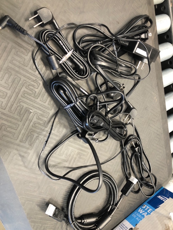 Photo 1 of MIXED BUNDLE OF TV CORDS**10 UNITS**MIXED TYPES** 