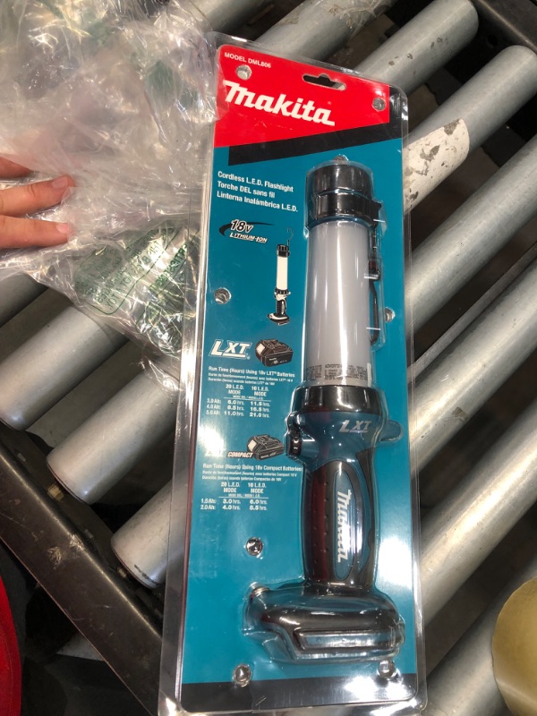 Photo 2 of Makita DML806 18V LXT Lithium-Ion Cordless L.E.D. Lantern/Flashlight Tool
