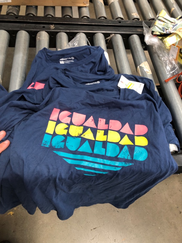 Photo 2 of 3 item bundle 
PRIDE ADULT IGUALDAD SHORT SLEEVE T-SHIRT 
size S