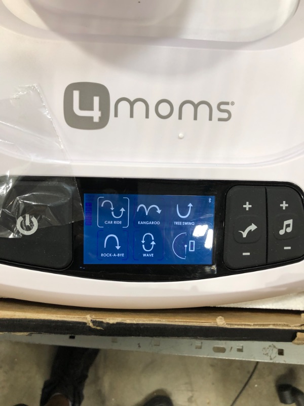 Photo 5 of 4moms mamaRoo Multi-Motion Baby Swing, Bluetooth Baby Swing with 5 Unique Motions, Grey
