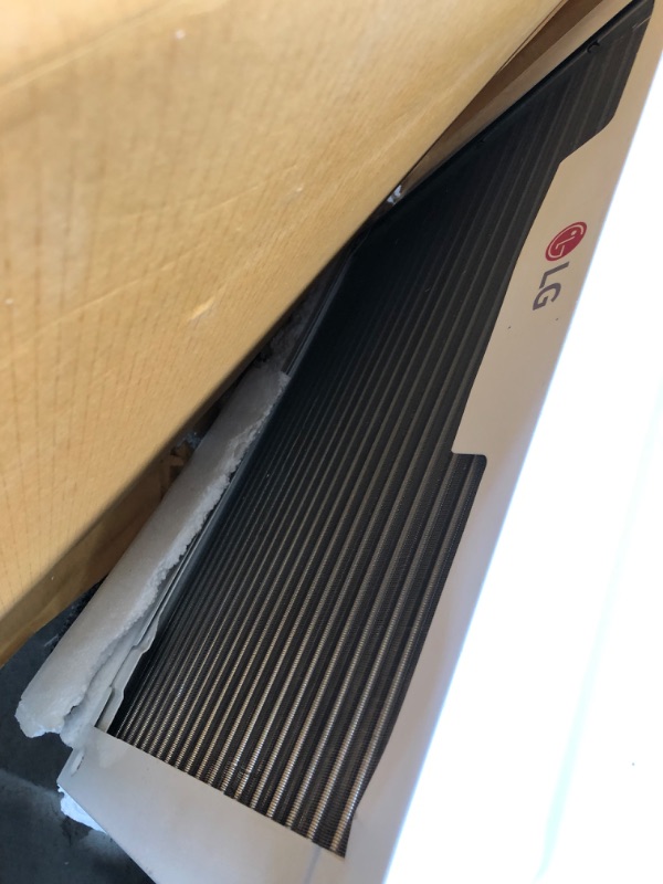 Photo 8 of (DOES NOT FUNCTION)LG Electronics 18,000 BTU 230V Dual Inverter Window Air Conditioner with Wi-Fi Control
**UNABLE TO TEST POWER CORD**