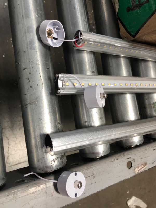 Photo 1 of DAMAGED, LEDIARY 25-Pack 8FT LED Tube Light, for T8 or T10 or T12 Flourescent Light Bulbs (120W) Replacement, 45W 5200LM 6000K, FA8 Single Pin Base, Dual Ended Power, Ballast Bypass
**3-LED LIGHTS DAMAGED, NOT TESTED**
