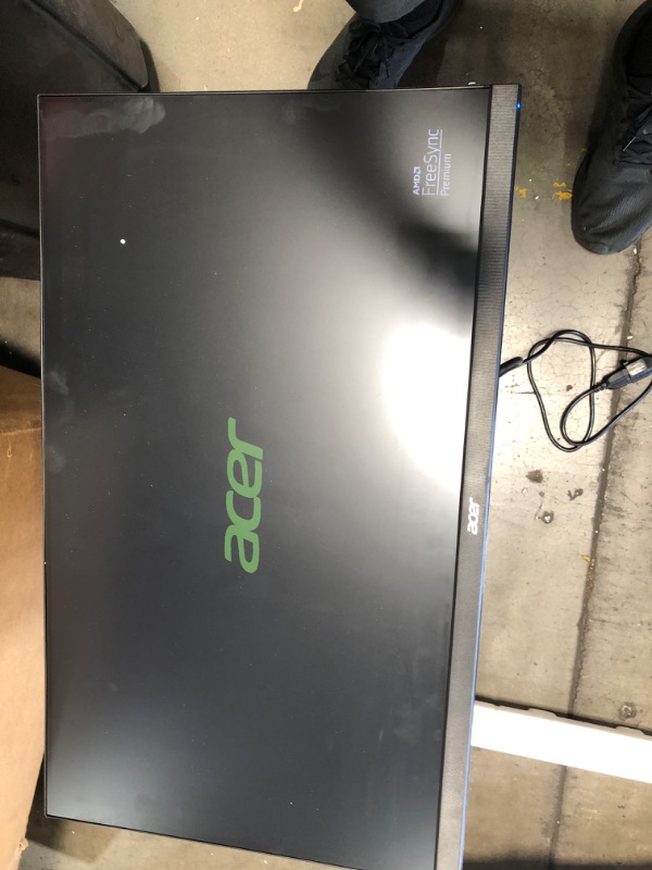 Photo 2 of Acer Nitro VG272 Lvbmiipx 27” Full HD (1920 x 1080) Agile-Splendor IPS Gaming Monitor | NVIDIA G-SYNC Compatible | 165Hz Refresh Rate | HDR400 | DCI-P3 90% | 1 x Display Port 1.2 & 2 x HDMI 2.0

-powers on 