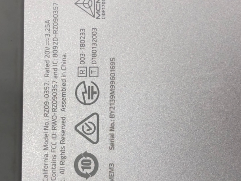 Photo 6 of **LOCKED NEEDS TO BE RESET ****Razer Book 13 Laptop: Intel Core i7-1165G7 4 Core, Intel Iris Xe, 13.4" UHD 60Hz (1920x1200), 16GB RAM, 1TB SSD PCIe M.2 - Windows 11 - CNC Aluminum - Chroma RGB - Thunderbolt 4 - Mercury White

