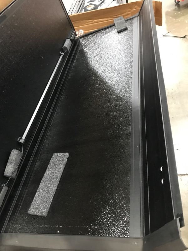 Photo 4 of **LIGHT DAMAGE** UnderCover Flex Hard Folding Truck Bed Tonneau Cover | FX21019 | Fits 2015 - 2020 Ford F-150 5' 7" Bed (67.1")
