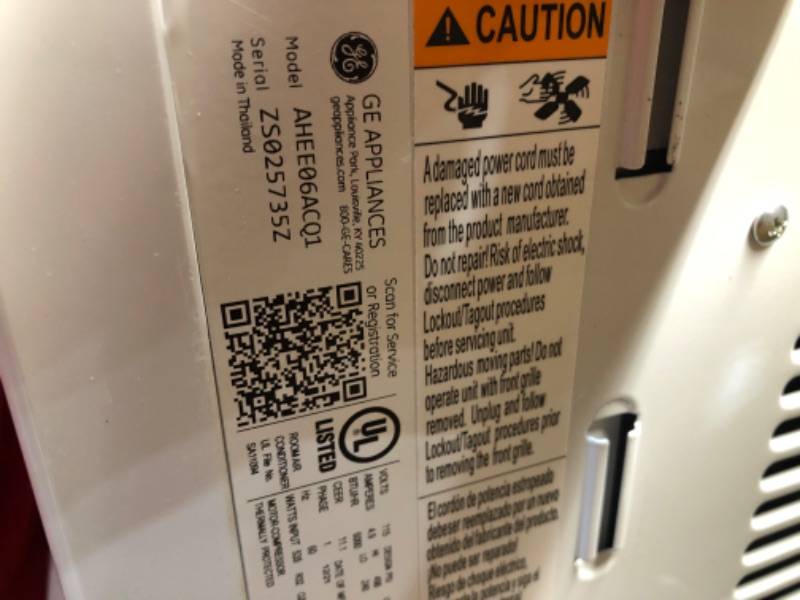 Photo 3 of AHEE06AC 17" Window Air Conditioner with 6000 BTU Cooling Capacity Remote Control 24 Hour Timer 11.1 CEER and Fixed Chassis in
