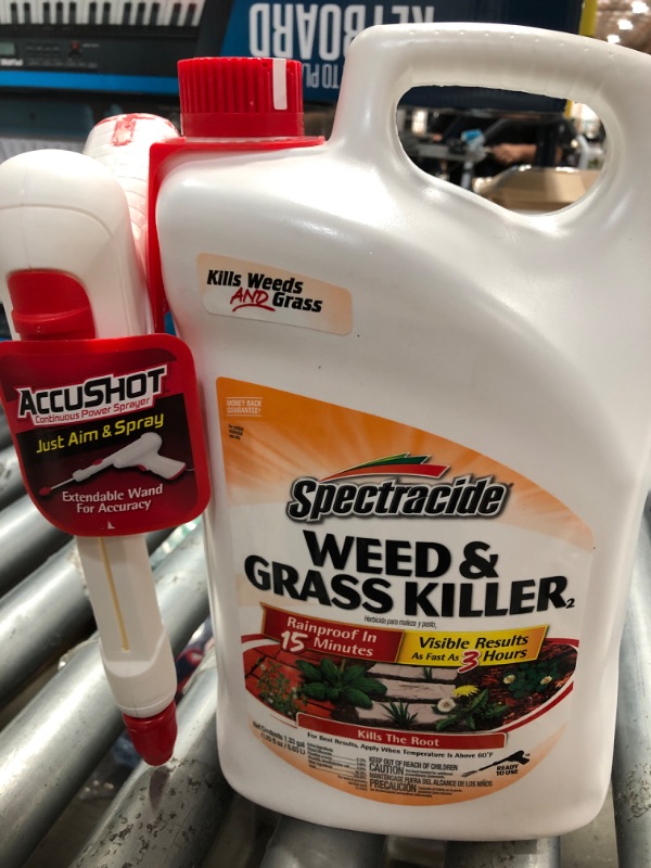 Photo 2 of 1.33gal Weed & Grass Killer AccuShot Sprayer - Spectracide

