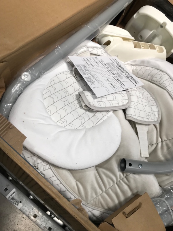 Photo 4 of Graco DuetConnect LX Swing and Bouncer, Redmond
