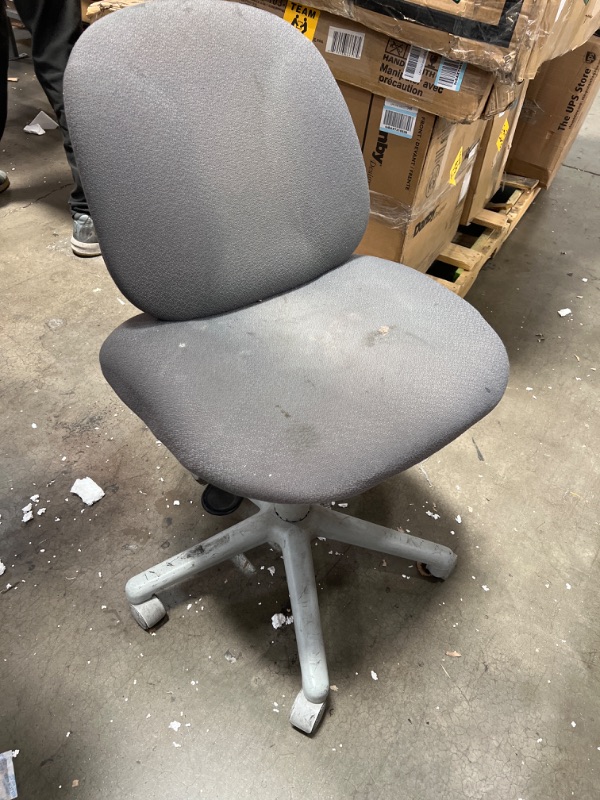 Photo 1 of OFFICE CHAIR UNKNOW MODEL NUMBER 