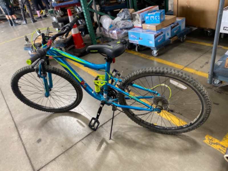 Photo 2 of (SCRATCHED) Mongoose Women's Status  26" Mountain Bike - Teal Blue