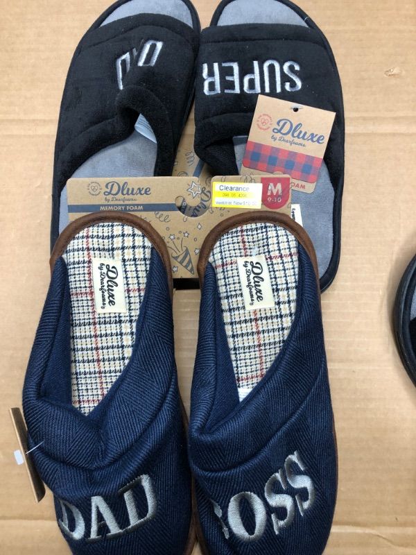 Photo 1 of 2 pk of assorted Men's dluxe by dearfoams Fathers' Day Slippers --Size M(9/10)
