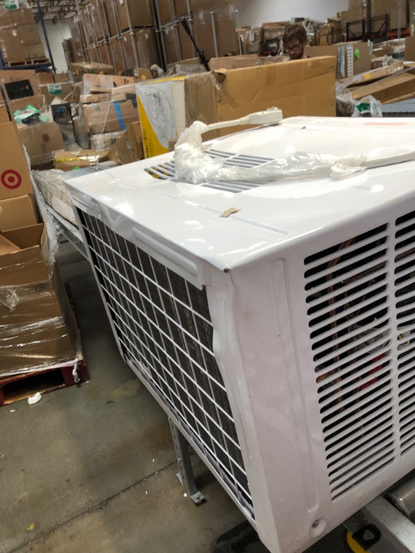 Photo 4 of PARTS ONLY UNABLE TO TEST 
Keystone - 350 Sq. Ft. 25,000 BTU Window Air Conditioner - White
