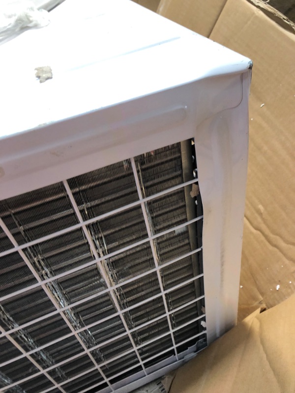 Photo 5 of PARTS ONLY UNABLE TO TEST 
Keystone - 350 Sq. Ft. 25,000 BTU Window Air Conditioner - White
