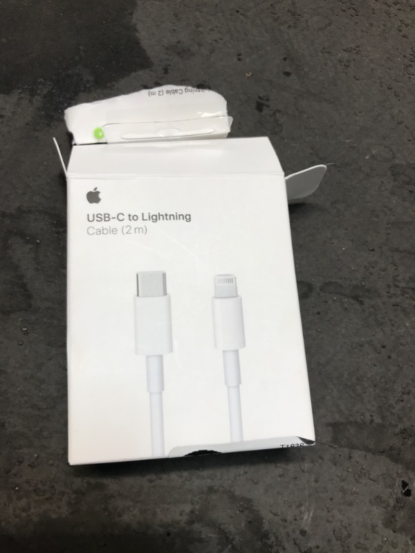 Photo 2 of Apple USB-C to Lightning Cable (2 M)
