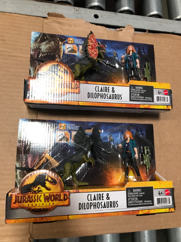 Photo 2 of 2 of - Jurassic World: Dominion Claire & Dilophosaurus Dinosaur Figure Pack

