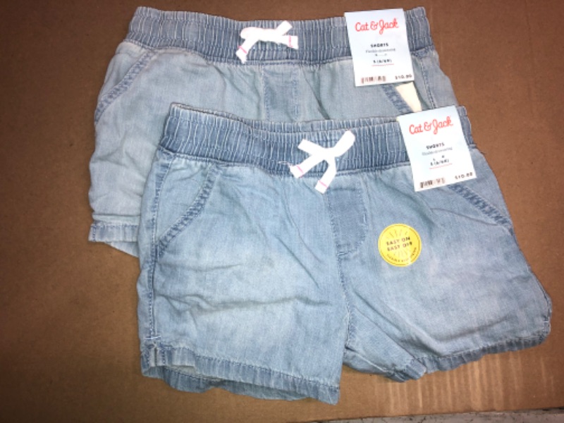 Photo 2 of 2 pk--Girl' Pull-on Jean Hort - Cat & Jack--Size S (6/6x)
