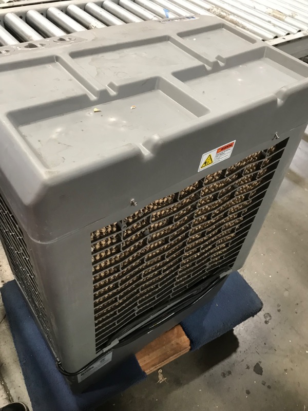 Photo 7 of *** NON FUNCTIONAL *** *** PARTS ONLY *** INCOMPLETE ***
Hessaire 2,200 CFM 2-Speed Portable Evaporative Cooler, Gray
